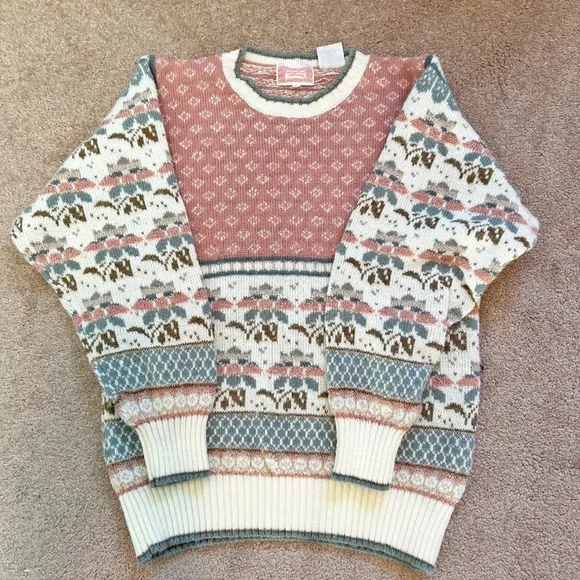 Vintage Cadogan Court Sweater, Size M - Picture 3 of 12